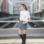 Worranit Thawornwong Instagram - ฝากหนัง Exit ค่ะ เรื่องนี้รับบทเป็นแอล หญิงสาวที่พูดไม่ได้ ใช้ภาษามือทั้งเรื่อง หนังแนวเอาตัวรอด ท้าทายมากๆเลย สู้มากๆๆ กำลังถ่ายทำอยู่ รอดูกันนะ🥹🫶🏻 #บวงสรวงภาพยนตร์Exit