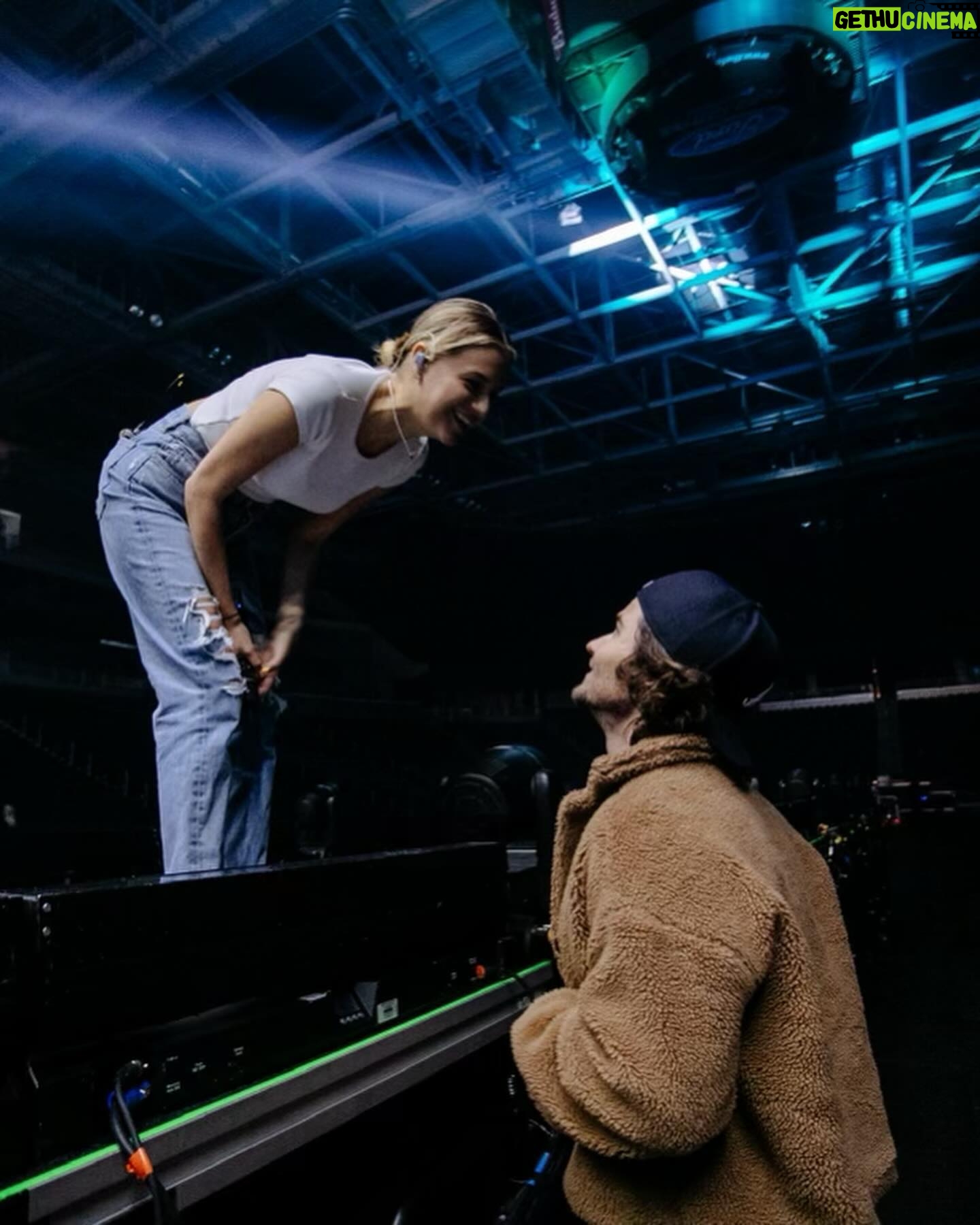 Kelsea Ballerini Instagram - a whole trip around the sun with my bestie. @hichasestokes thanks for making me write love songs. 🤍
