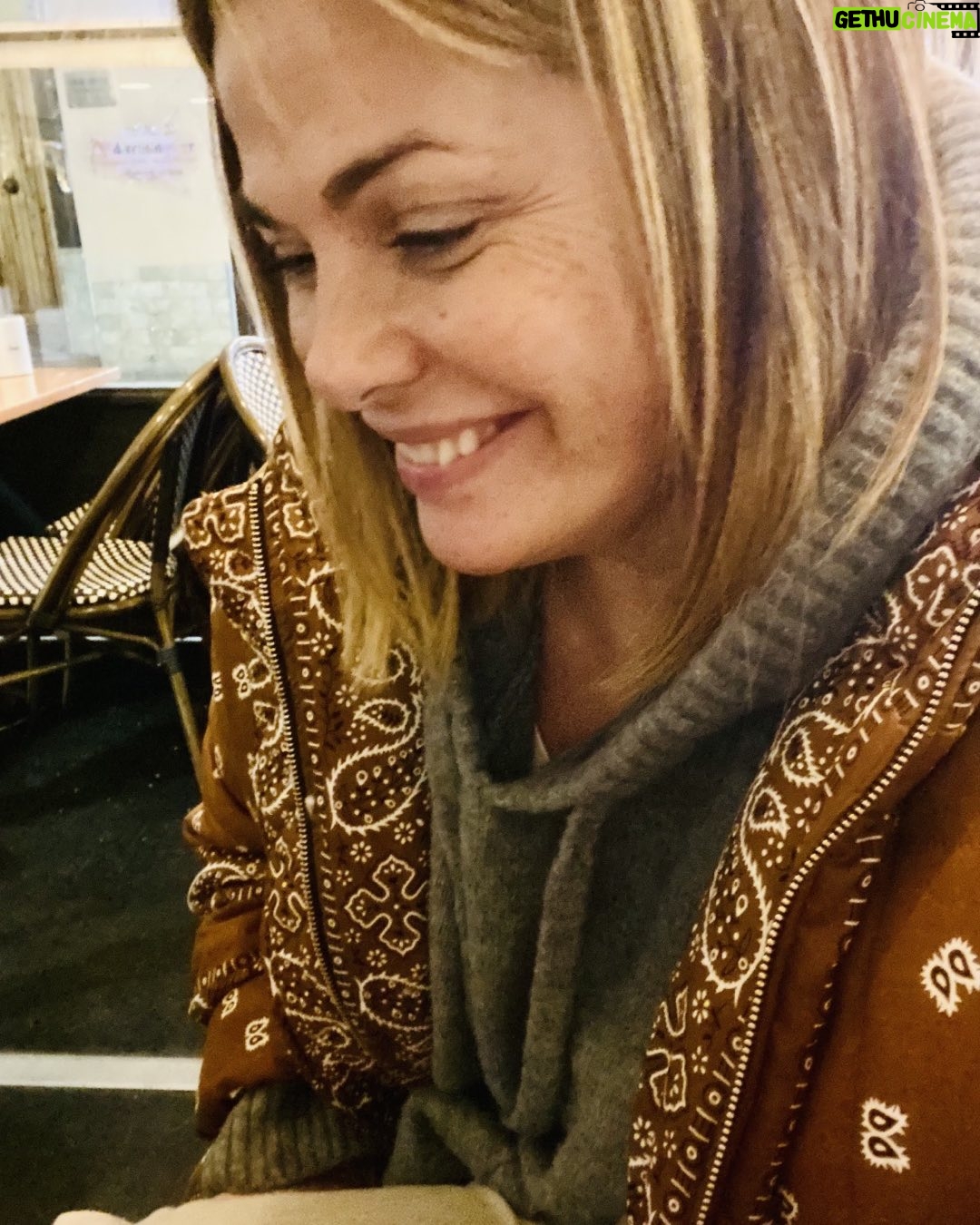 Vanessa Incontrada Instagram - Se ti guardo mi imbarazzo 😊🫣😆❤️