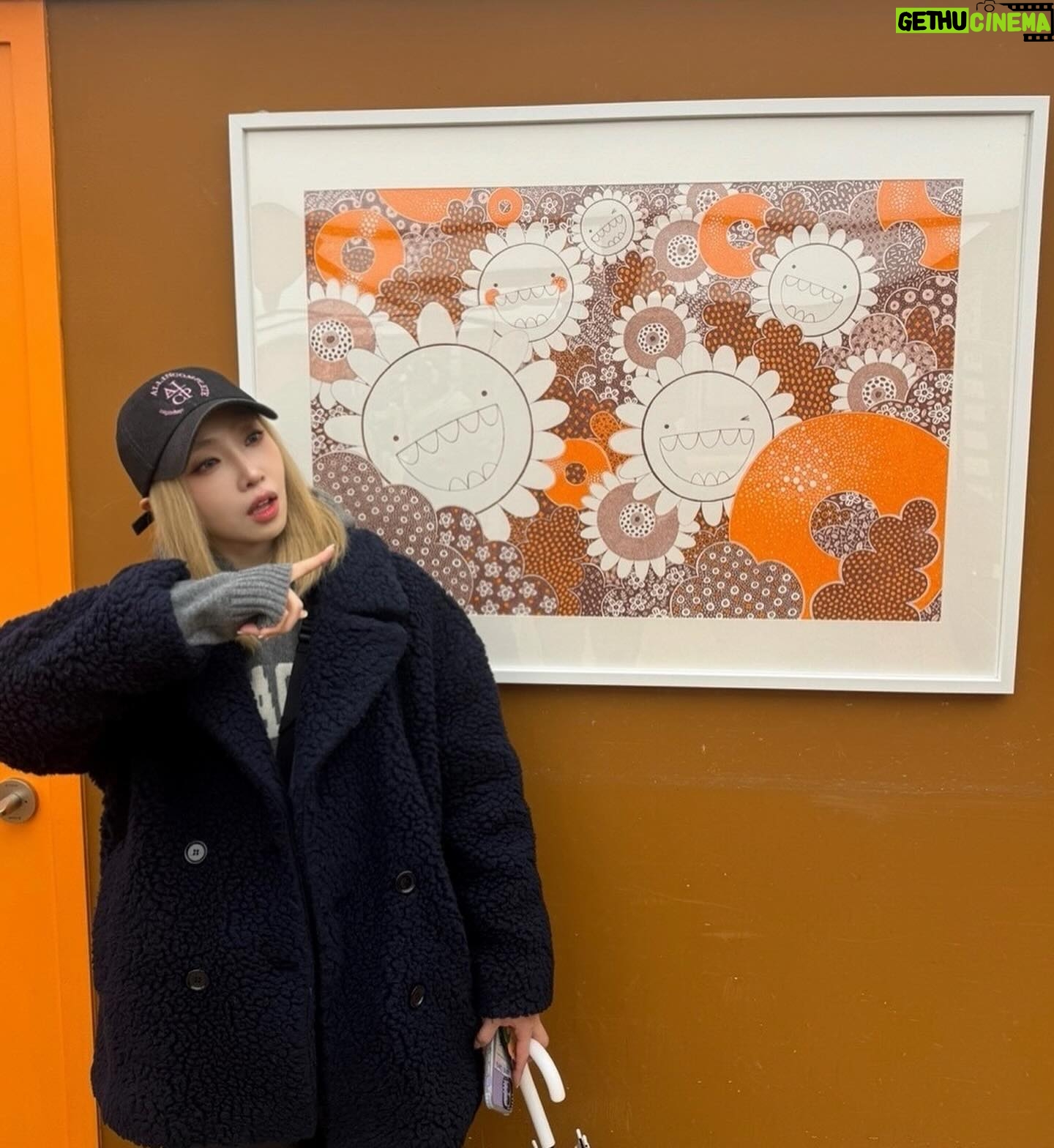 Gong Min-ji Instagram - 설레고 즐겁고 달콤하고 감각적이고
힙 했던 하루😍
@oldferrydonut @niceweather.seoul @modernasiannoodleservice
삼단콤보로 저격당한날💘💘
햅삐이이이😋
My Big brother
@royjschoi 👍🏻👍🏻
