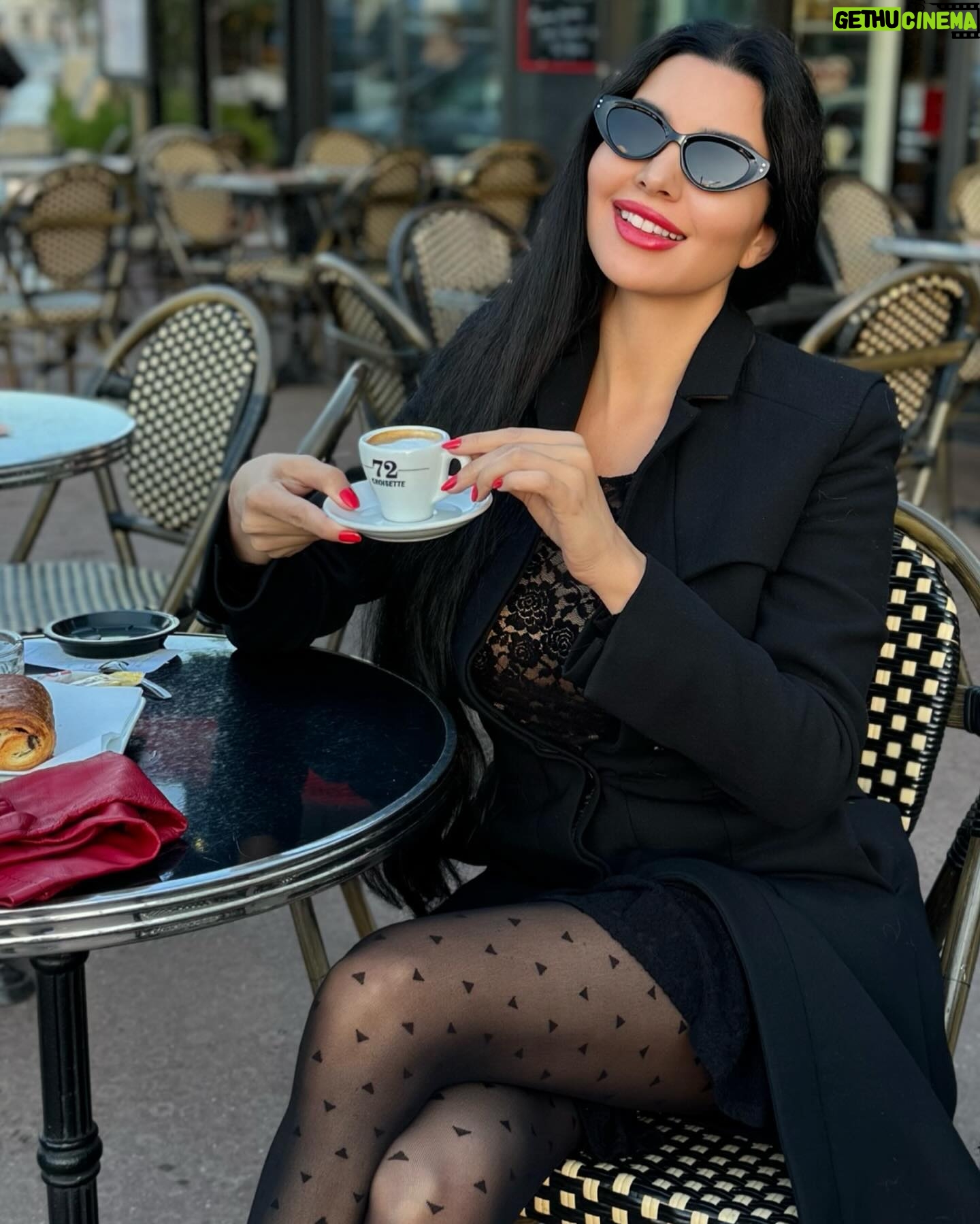 Lamitta Frangieh Instagram - Bonjour Cannes 🇫🇷☕️♥️
@72croisette
.
.
#cannes #cannesfrance #model#brunette#france #cotedazurfrance #cotedazurfrance #côtedazur #travel#destination #fashionstyle #fashionista n