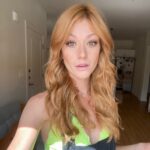Katherine McNamara Instagram - It’s #KissAGingerDay! Choose your fighter… 💋