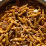 Jessie James Decker Instagram - Simple, comforting, recipes that taste like home ❤️ That’s why I love Just Eat and you will too ✨ Try this One Pot Ground Chicken Spinach Rigatoni in the Pasta Lover chapter 🍝 and grab your copy from the link in bio!!