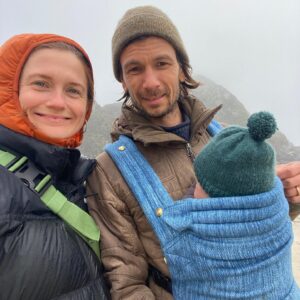 Bonnie Wright Instagram - Our first family holiday 🥹 wading through freezing cold creeks to empty beaches with sandy toes, golden sunsets, cozy in bed together with a crackling fire and bright stars above us, morning misty rain soothed by croissants dipped in hot frothy coffees and a side of breast milk 

🏠 @deetjensbigsurinn 
🥐 @bigsurbakery 
🍷 @nepenthe.bigsur