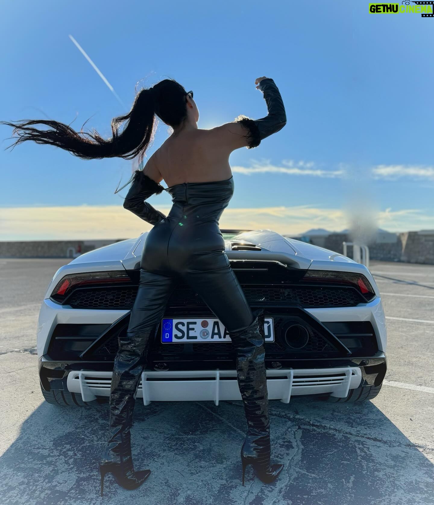 Lamitta Frangieh Instagram - Huracán Evo , feel the engine 🔥
What’s better to ride in Cannes 🇫🇷
Always from the best @aaarentcars
.
.
.
#lamborghini #evolamborghinihuracan #luxurycars #cannes#paris#london#dubai#france#carsaddiction #lifestyle #lamittafrangieh