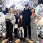 Kristina Asmus Instagram - Кристина Асмус и Гарик Харламов воссоединились ради дня рождения дочери. Они выглядели счастливыми рядом с красавицей-дочкой и с удовольствием позировали вместе. Как сообщается, мероприятие проходило в закрытом формате в самом масштабном развлекательном парке Москвы. На нём присутствовали семьи в полном составе с обеих сторон и друзья юной наследницы. Заметим, что никого из вторых половинок бывших супругов на празднике замечено не было.
Дочь шоумена и актрисы поразила публику снимками в стильном образе. Напомним, 5 января Анастасии исполнилось 10 лет. Фанаты оценили фотографии воссоединившейся семьи и буквально завалили соцсети Асмус комментариями: «Какая пара», «Эх, жалко распалась», «Так приятно видеть вас вместе», «Я одна рассчитывала на шокирующую новость, пока не прочитала подпись?».
Ранее мы писали, что Кристина Асмус на сутки позже бывшего мужа поздравила дочь с юбилеем.