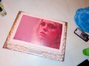 Nicola Peltz Beckham Instagram - i’m so grateful for all the beautiful and kind people in my life 🥹 all my best friends surprised me for my birthday with a pj night and we played games 🩷🥹 (my heaven!) thank you all so much for making me feel so loved. i love you all so much 🩷🩷 and thank you benny for making the best food everrrr and you and sel for hosting 😭😭🍔🩷🥂