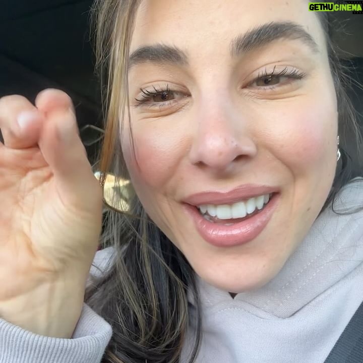 Daniella Monet Instagram - weird videos *creators* will have in their camera rolls 👀