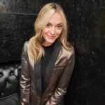Fearne Cotton Instagram – AD Sparkly suit for tonights @samsunguk event. 
Guys, I’m out of the house and its night time. 🌙
Make up by my dear mate @justinejenkins
Suit I’ve had for years.