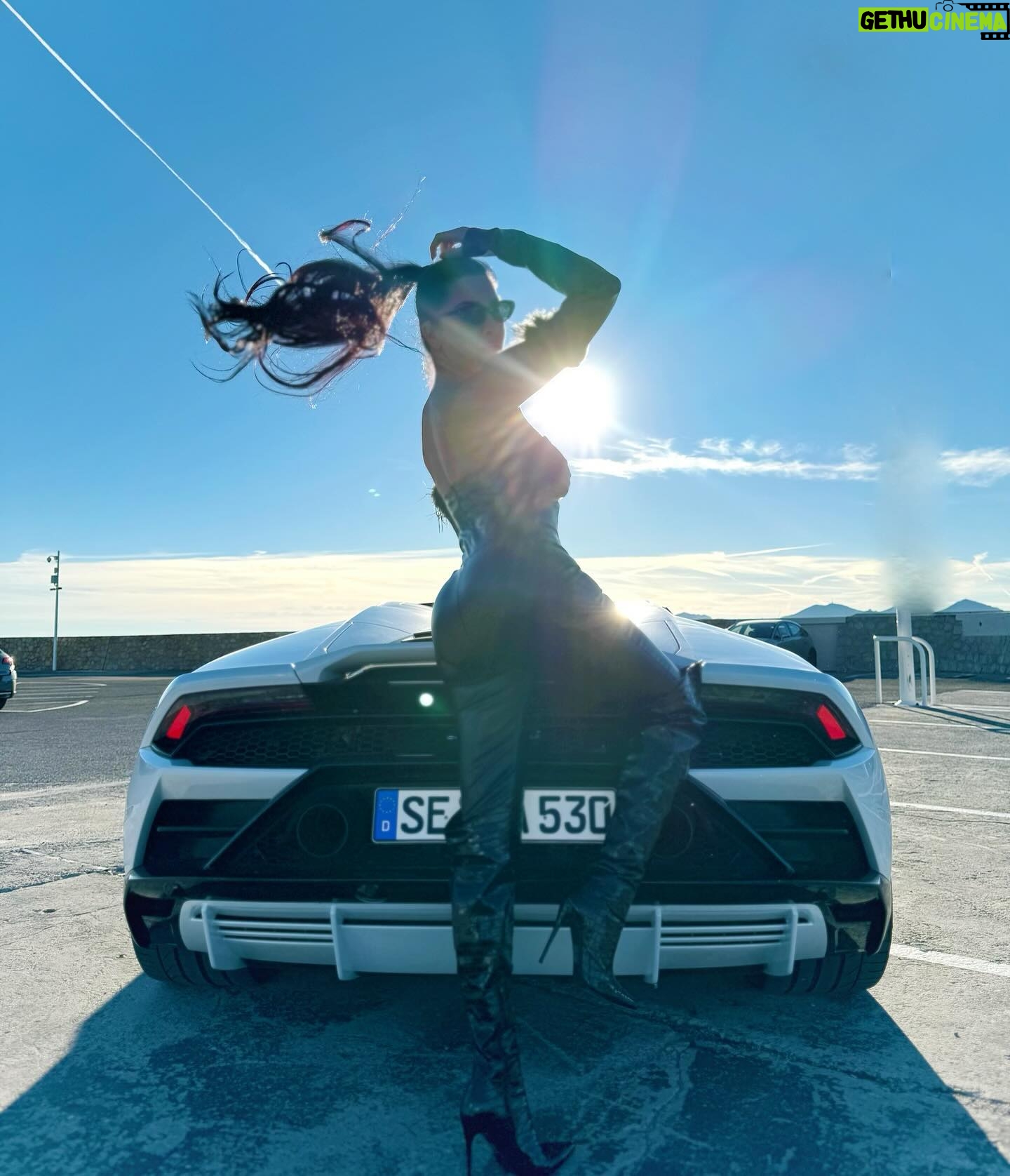 Lamitta Frangieh Instagram - Huracán Evo , feel the engine 🔥
What’s better to ride in Cannes 🇫🇷
Always from the best @aaarentcars
.
.
.
#lamborghini #evolamborghinihuracan #luxurycars #cannes#paris#london#dubai#france#carsaddiction #lifestyle #lamittafrangieh