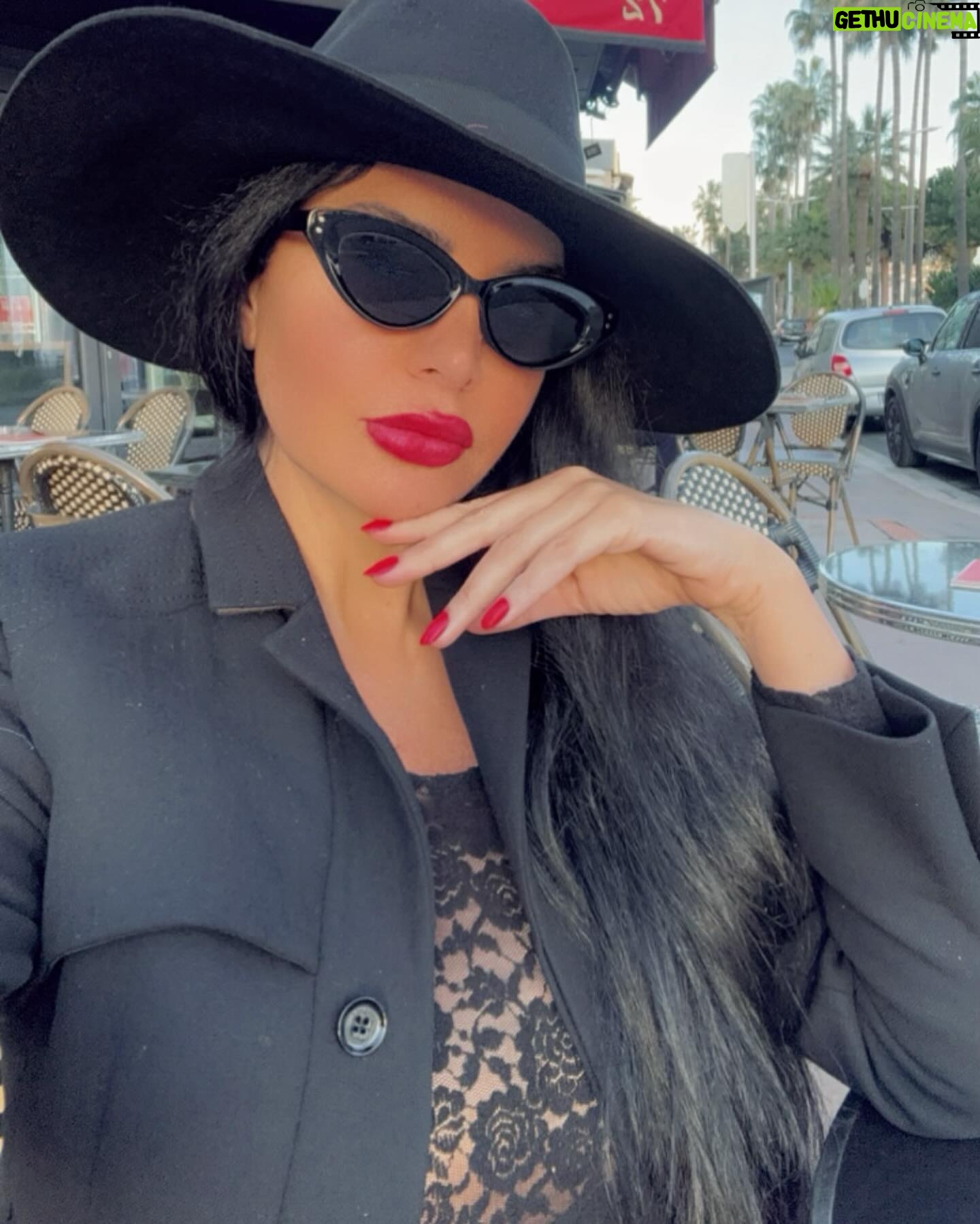Lamitta Frangieh Instagram - Bonjour Cannes 🇫🇷☕️♥️
@72croisette
.
.
#cannes #cannesfrance #model#brunette#france #cotedazurfrance #cotedazurfrance #côtedazur #travel#destination #fashionstyle #fashionista n