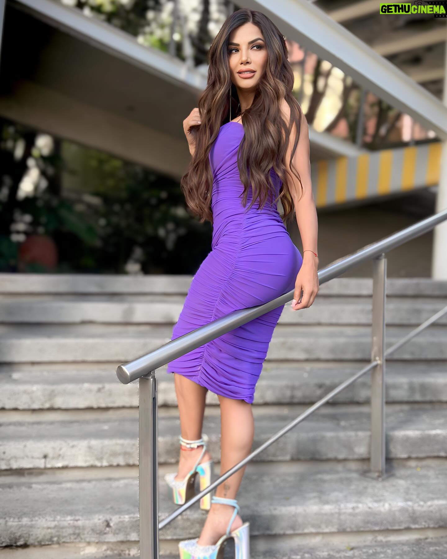 Aleida Núñez Instagram - Piensa, sueña, cree y atrévete…💜 📸 @alvin.bustamante foto