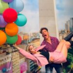 Nicolás Vázquez Instagram – Ayer festejamos el reestreno y la sala llena con todo el equipo de Tootsie como niños en @blowupexperience 
exposición de Arte Inflable, que manera de disfrutar y reírnos. 
@dgexperiencecom y cenamos en un lugar espectacular como
@barreto_larural en la rural.
Bendecidos por tanto!!