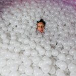 Nicolás Vázquez Instagram – Ayer festejamos el reestreno y la sala llena con todo el equipo de Tootsie como niños en @blowupexperience 
exposición de Arte Inflable, que manera de disfrutar y reírnos. 
@dgexperiencecom y cenamos en un lugar espectacular como
@barreto_larural en la rural.
Bendecidos por tanto!!