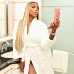 NeNe Leakes Instagram - Mirror Mirror on the wall, keep me pretty, thin and tall. I choose me 💋