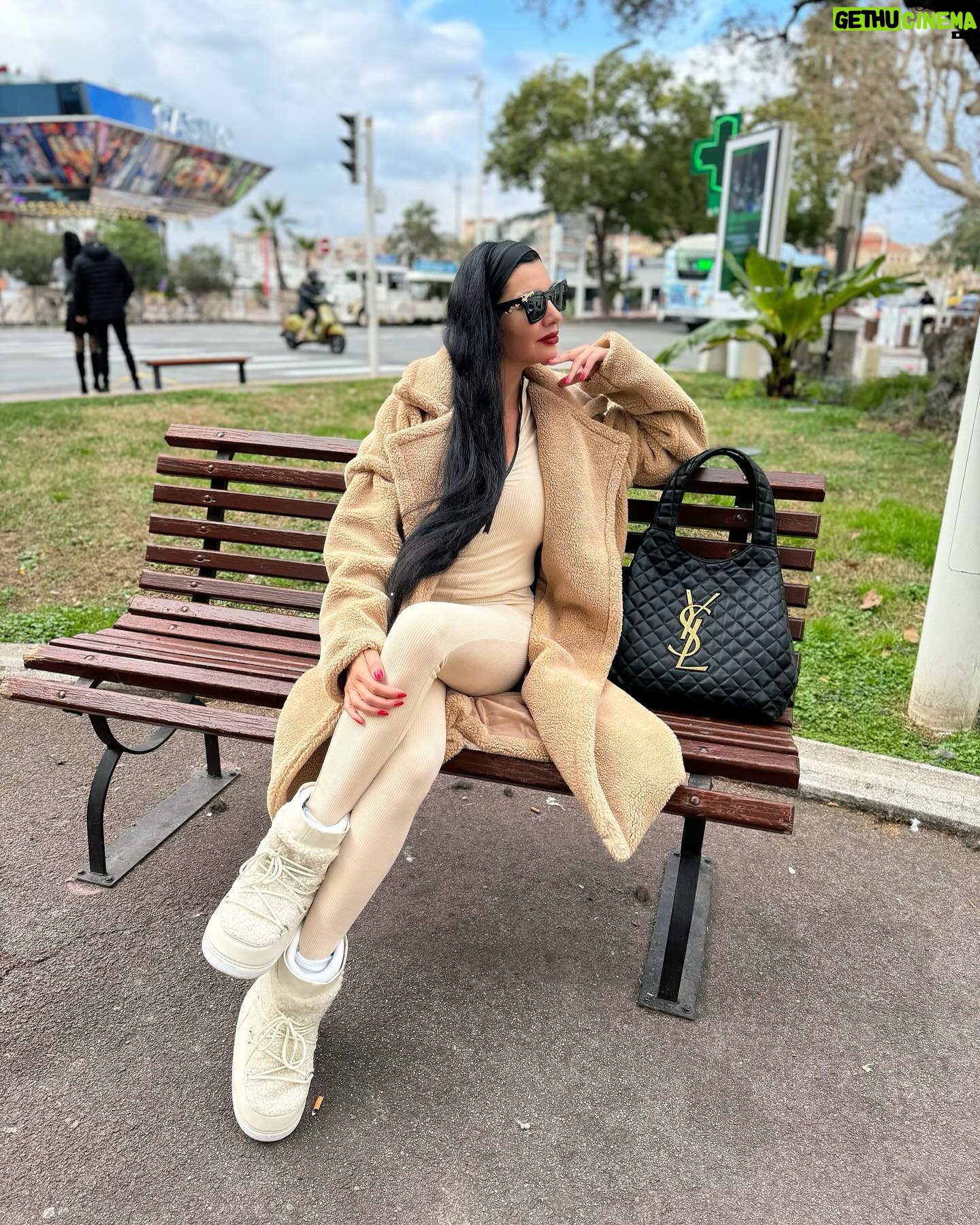 Lamitta Frangieh Instagram - Peace, joy and calmness.. quality time
.
.
.
#france #cannes #suddelafrance #cotedazurfrance #paris #parisian #parisfood #parisrestaurant #parisstyle #parislovers #model #parislove