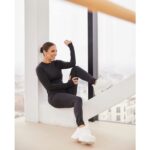 Paula Echevarría Instagram - Hoy he sido muy feliz en la presentación de mi nueva  colección para @primark! 
Haciendo una de las cosas que más me gustan, una clase de ballet con mi @yaskerr que lo preparó todo al detalle y se involucró al 500% y compartiéndola con un grupo de mujeres preciosas por fuera y por dentro que aguantaron como "jabatas"! Bueno, un grupo de mujeres y un valiente que se apuntó en el último momento y lo dio todo! (@mikvarez te adoro)
La organización de mis #PrimarkGirls, @primarkpr.es, @belenperalba , @alitsanroman , @sofialeyn, fue una maravilla, todo taaan bonito y con ese buen rollo que las caracteriza siempre ♥️ 
Gracias a todos los amigos que vinisteis a compartir este día tan especial conmigo! 🫶🏼🌹

#PaulaEchevarriaXPrimark

📸 @leticiadiazdelamorena ♥️