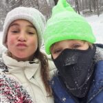 Jessie James Decker Instagram - Woke up to a beautiful snow day 🥹❄️ Reminded me of our days in Colorado and gave me all the nostalgic feels❄️💙🌲