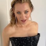 Elizabeth Banks Instagram - Hump day 🖤