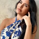 Lamitta Frangieh Instagram - Dance with the waves… dress @catchall.official 🤍

Use my code LAF15 and save 15 dollars 
📸 @hossamelhalwagy_photography 
.
.
#spanishlookout #floral #goodvibes #springlook #fresh#lamittafrangieh