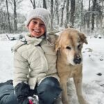 Jessie James Decker Instagram - Woke up to a beautiful snow day 🥹❄️ Reminded me of our days in Colorado and gave me all the nostalgic feels❄️💙🌲