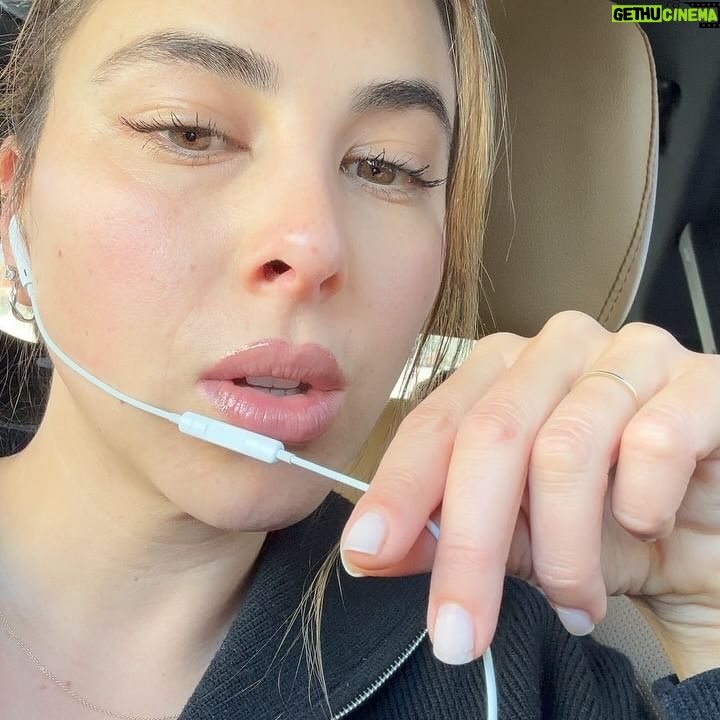 Daniella Monet Instagram - weird videos *creators* will have in their camera rolls 👀