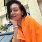 Kristina Asmus Instagram - Чёт хорошо 🌋
Съездили в Сочи неожиданной компанией )) (Я не про дочь 😂) Фоток нет вообще, ток из спа 😅 Отдохнули, отожгли, соединились, выдохнули. Пора бы и в школу )) 🙈