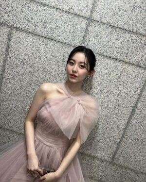 Park Ji-hu Instagram - 🎀🌷👛💗