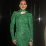Amina Khalil Instagram - أمسية رائعة في الرياض، جمعت النجوم من الشرق والغرب في مسرح واحد احتفالًا بالفن. وما كان لأمينة خليل ألا أن تبهر أعين محبيها بإطلالة ملكية من دار Givenchy. 
@joyawards.official @riyadhseason
Full look: @givenchy
Diamonds by: @graff @attarunited
Styled by: @mohamedashraff
MUA: @nohaezzeldinmua @charlottetilburyarabia
Hair: @alsagheersalons @shekooo160
Photography: @soma_photography19 
#joyawards