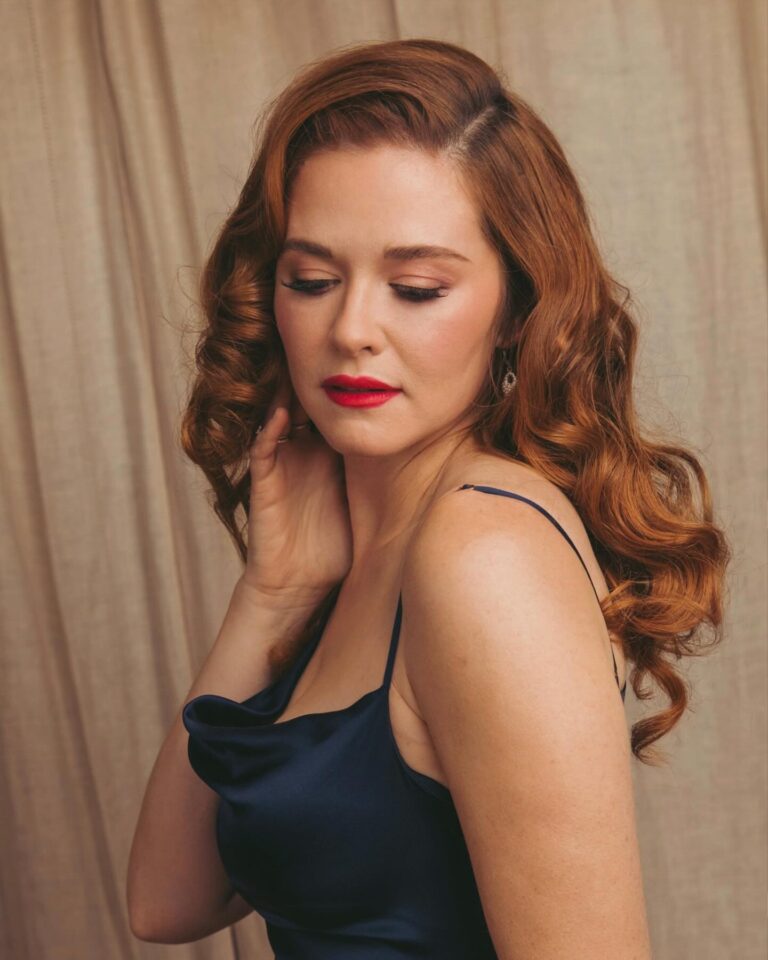 Sarah Drew Instagram - I had such a blast doing this photo shoot with @justinnunezstudio before heading out to the #eveningbeforeemmyparty ! @dannidoesit (hair) and @courthart1 (makeup) absolutely amazed me with their old Hollywood glam!! Thank you @aliraegroves for being the best date ever!!!! Love you so much!