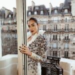 Amina Khalil Instagram – Moments before the captivating @tonywardcouture fashion show at the Palais de Tokyo in Paris, on the balcony of the stunning @hotellutetia … ♥️

Look curated by @dalia.abdelshafi 
Dress by @tonywardcouture 
Jewels by @dimajewellery 
MUA @nohaezzeldinmua 
Hair @rafilotoma @alsagheersalons