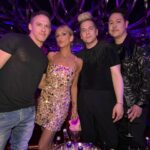 Sarah Michelle Gellar Instagram - Vegas high!! If you can,  go see @kylieminogue at @venetianvegas The theatre they built @voltairelv is amazing. It’s a major vibe. Best night with my boys and the woman I call #mother