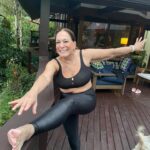 Susana Vieira Instagram - Após uma aula de musculação na Bodytech, um alongamento em casa 🏡 . Vai na vibe !!!!