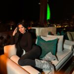 Lamitta Frangieh Instagram - Santé 🍷 
.
.
#winter #cozyplace #dubai #january#romantic #chill #redwine