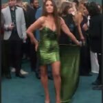 Kyle Richards Instagram - Live & learn 🤷🏻‍♀️ #glambot 
#peopleschoiceawards