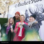 Elizabeth Banks Instagram - Who doesn’t love a good house party? 😉 As the #SundanceFilmFestival kicks off today, we’re looking back at our time in Park City last year where @elizabethbanks and @archerroosewines toasted to female filmmakers with the help of our friends at @unitedtalent. Cheers to all of the films premiering at the festival this year!