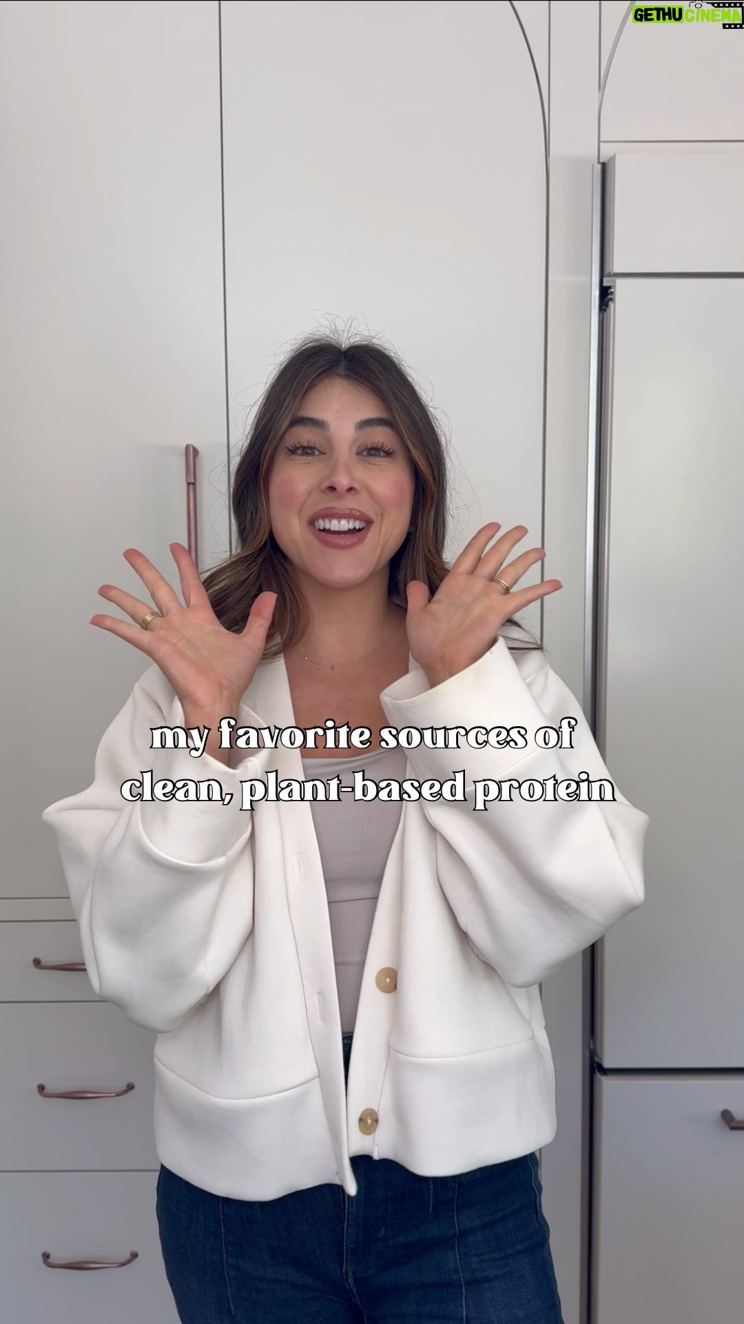 Daniella Monet Instagram - I don’t like protein. Unpopular opinion.
Kidding! Protein is vital to our health. But let me just say that it is a myth that you can’t consume enough protein on a plant-powered diet. There are so many plant-based whole foods out there that provide a clean source of protein!
Why is protein important? It fuels your cells to give you the energy you need to stay active 💪🏼
The amount of protein you need depends on you and what you are doing on your day to day. Are you eating more plant-based this year and you need guidance on how to get more protein? It actually is quite simple!
Comment PROTEIN and I’ll send you menu ideas: high protein edition! 🌰🥜🌿
If you need extra guidance, DM the word DIGEST to @daniellasdigest and we will let you know how to get in touch with a health coach!
Are you aiming to eat more plant-based this year?