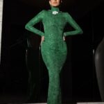 Amina Khalil Instagram - أمسية رائعة في الرياض، جمعت النجوم من الشرق والغرب في مسرح واحد احتفالًا بالفن. وما كان لأمينة خليل ألا أن تبهر أعين محبيها بإطلالة ملكية من دار Givenchy. 
@joyawards.official @riyadhseason
Full look: @givenchy
Diamonds by: @graff @attarunited
Styled by: @mohamedashraff
MUA: @nohaezzeldinmua @charlottetilburyarabia
Hair: @alsagheersalons @shekooo160
Photography: @soma_photography19 
#joyawards
