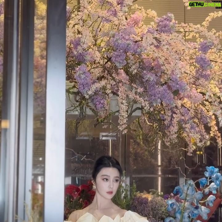 Fan Bingbing Instagram - In the spirit of giving at The Children Ball in @rosewoodhongkong. 🫶 @wempfoundation @nakedheartfoundation @adriancheng @natasupernova
Dress: @richardquinn Fall/Winter 2024, coordinated by @wishgui3
HMU: @huyiyin8
Photography: @shayneyzs
PR & Management: @jerseychong