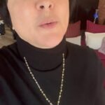 Lolita Milyavskaya Instagram - Работа любого артиста - борьба за положительные эмоции зрителя☝️⁣⁣⠀
Поскольку из моей жизни ушли концерты, и я не могу взять на себя эту функцию, то мне никто не мешает поддерживать эмоционально Вас и обновлять себя на этой странице.⁣⁣⠀
И в завершении на сегодня цитата из Стоиков☝️«Не принимай никакой негатив. Пока ты его не примешь, он принадлежит тому, кто его принёс»☝️❤️