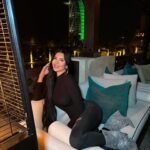 Lamitta Frangieh Instagram - Santé 🍷 
.
.
#winter #cozyplace #dubai #january#romantic #chill #redwine