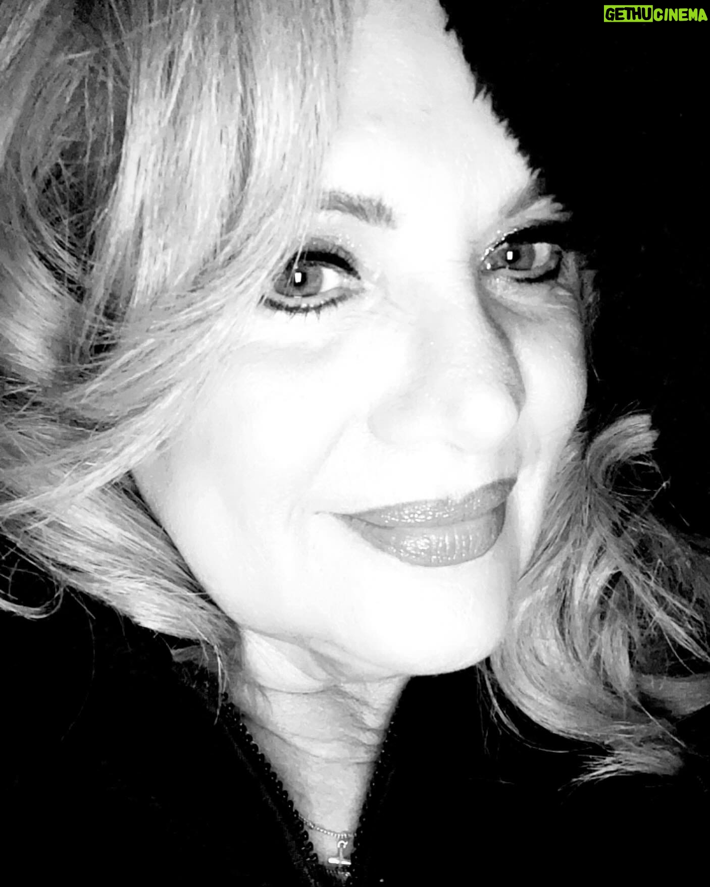 Erika Buenfil Instagram - Que sea una gran noche. #llamadonocturno🎬