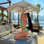 Lamitta Frangieh Instagram - Lovely day well spent @bebeachdxb 🤎 so chilling!
I always book best spot with @mariafrancescadiscipio 💚 the latest pool destination in town ! 
.
.
#pool #luxury #lifestyle #dubai #amazingcity #dubailiving #outstanding_destination #poolhouse #lounge #topview #january