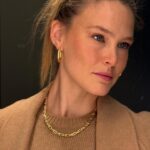 Bar Refaeli Instagram -