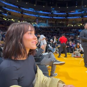 Aitana Instagram - 💛💜 @lakers 💜💛 🤝 de las mejores noches de mi vida 🥇🥇🥇🥇🥇🥇🥇
