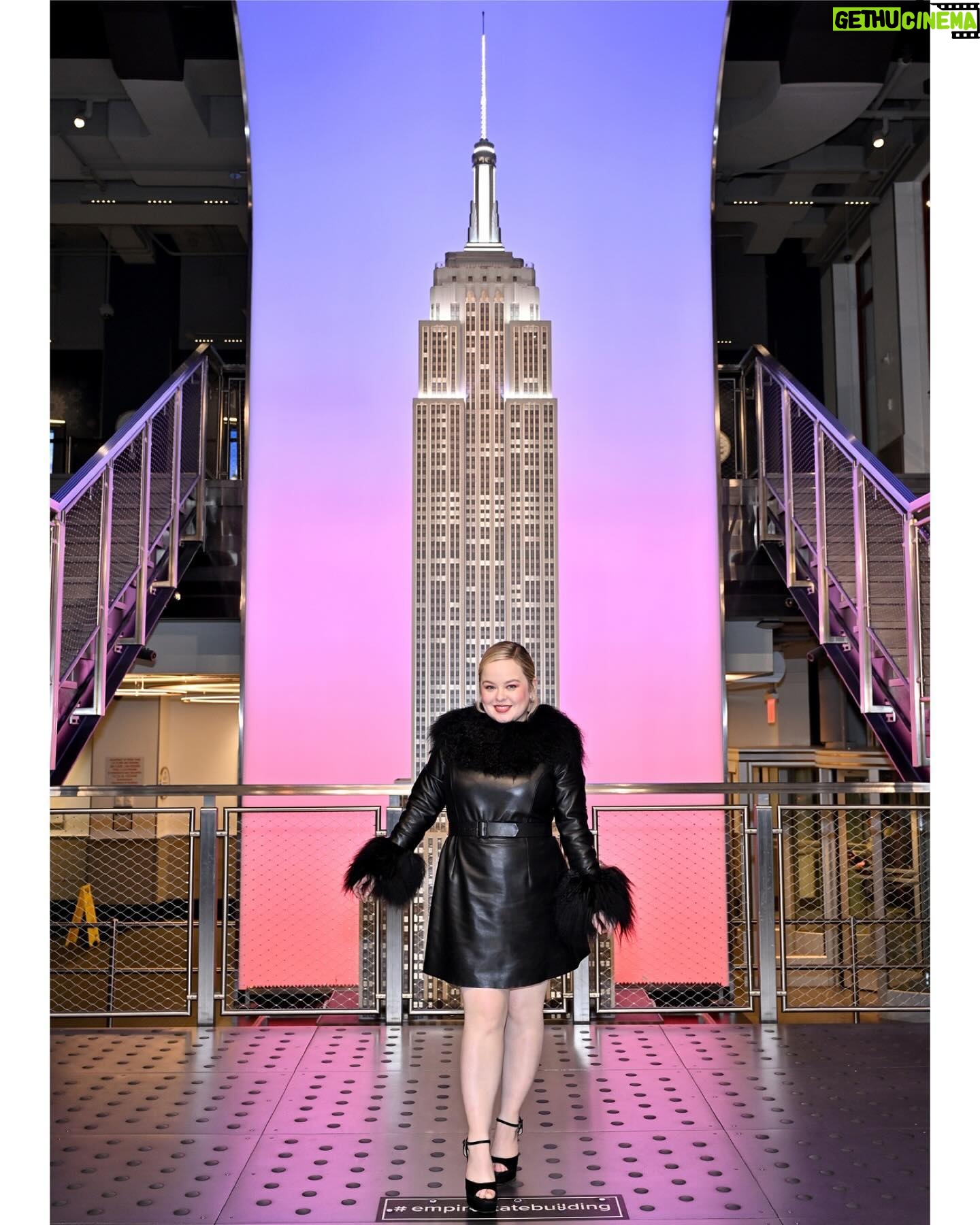 Nicola Coughlan Instagram - Someone was brave until she got to the 103rd Floor Observation Deck, thank you @empirestatebldg for a once in a lifetime experience ❤️
And thank you NY, see you soon
Styled by @aimeecroysdill wearing custom @theownstudio
Makeup @danielmartin
Hair @rebekahforecast
Pics @gettyimages