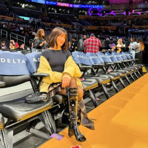Aitana Instagram - 💛💜 @lakers 💜💛 🤝 de las mejores noches de mi vida 🥇🥇🥇🥇🥇🥇🥇