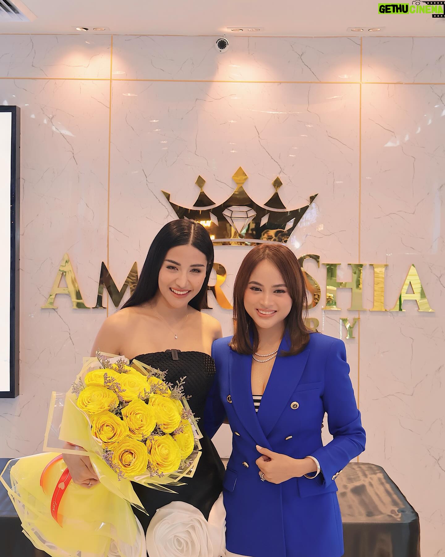 Sanya Lopez Instagram - So happy to announce that I have my own jewelry collection, the Sanya collection. Our collaboration with Amara Shia Jewelry. Elegance and simplicity combined. The jewelry that you’ll wear for all occasions. Diamonds are really forever! 💎
🔗 https://amarashiajewelry.com/collections/sanyas-collection
