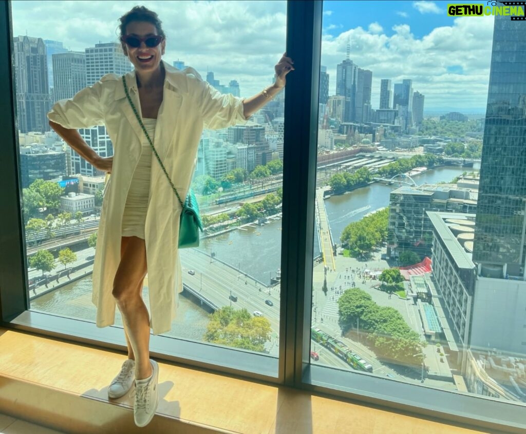 Kate Walsh Instagram - Still flying high from the weekend @AustralianOpen 🎾 Thanks @CrownMelbourne for the sweetest dreams and making me feel like I’m on top of the world ✨ #ausopen #crownmelbourne #sponsored