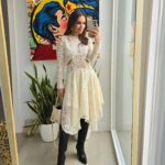 Paula Echevarría Instagram – Os dejo este look de este finde! 
Buen lunes a tutti!!! ♥️

Vestido @fetichesuances 
Botas @primarkpr.es 
Bolso @versace 
Pendientes y anillos @agathaparisspain #LosFavoritosDePaula
